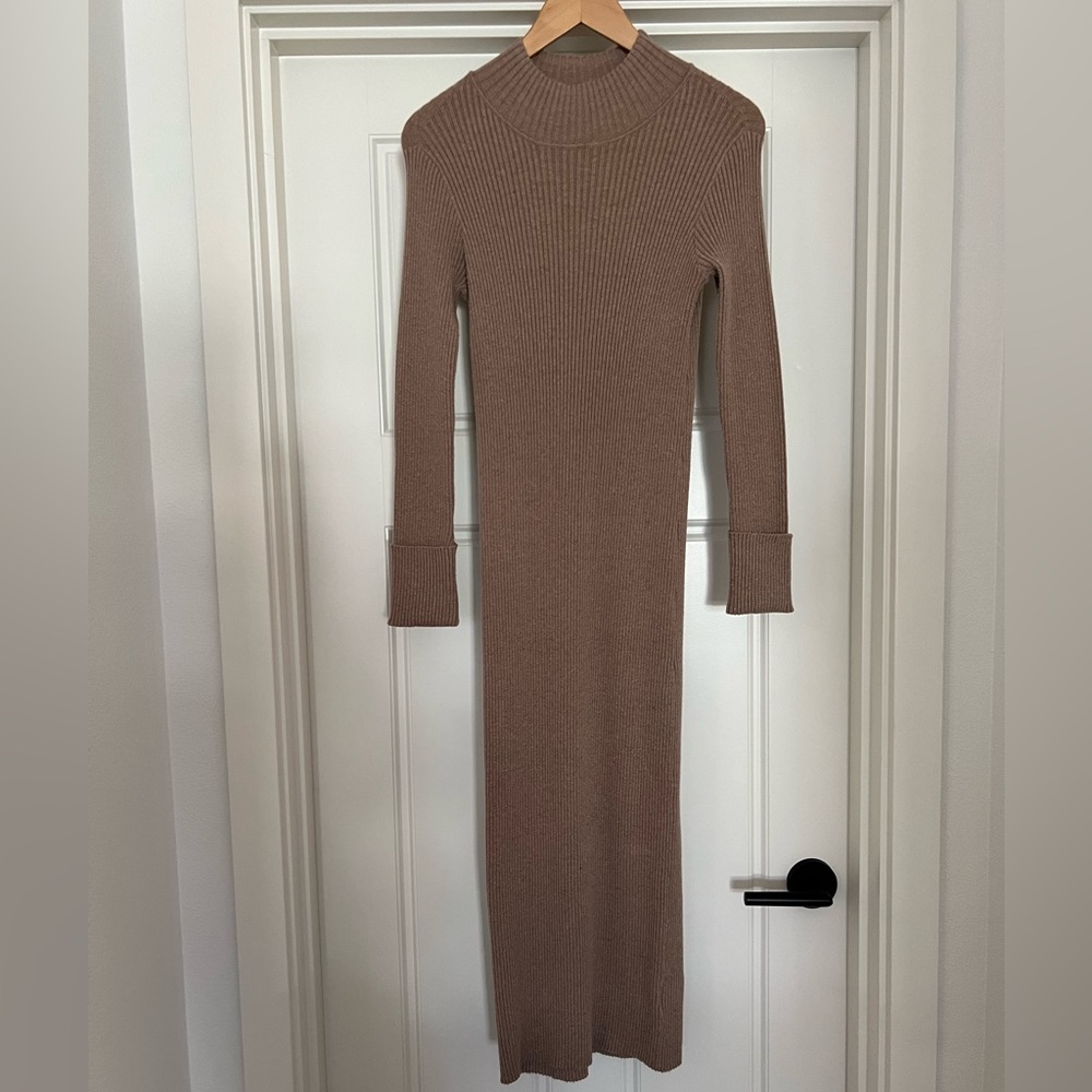 LIKE NEW BB DAKOTA Mock Neck Ribbed T- Shirt Dress Size Medium, worn once